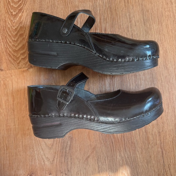 Dansko Marcelle Mary jane clogs Black patent Leather Upper Sandals - Picture 2 of 11